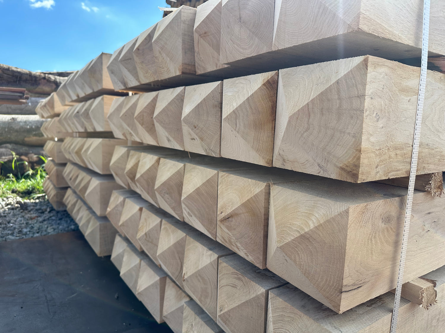 Poteaux carrés en chêne tête diamant - 20x20cm