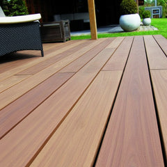 terras met ipeplanken in wildverband gelegd onzichtbare vestiging