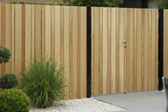 Saima tuinpoort in iroko