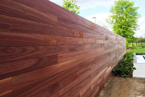 Padouk houten planchet 15x145 mm met tand-en-groef verbinding, hoogwaardige hardhouten gevelbekleding met natuurlijke vergrijzing