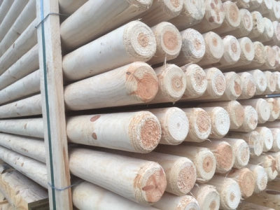 Poteaux en pin fraisé pointu non traité - dia. 10 cm